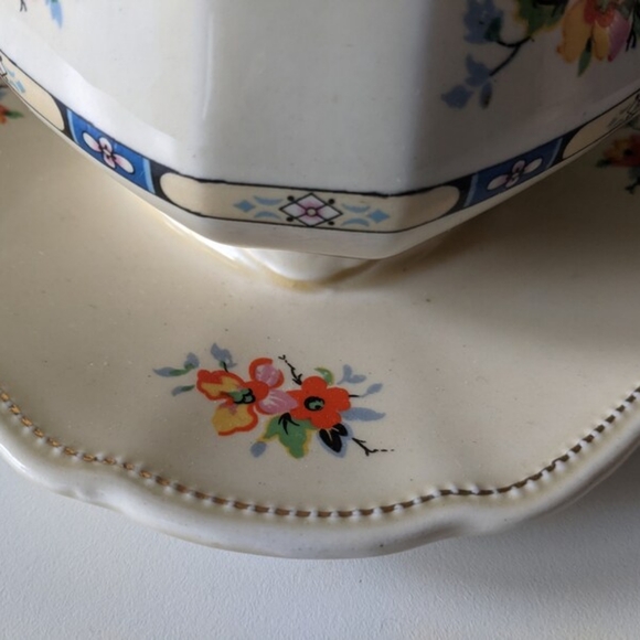 Vintage 1930s 1940s Wedgwood China Gravy Boat With Attached Under Plate - Picture 3 of 8